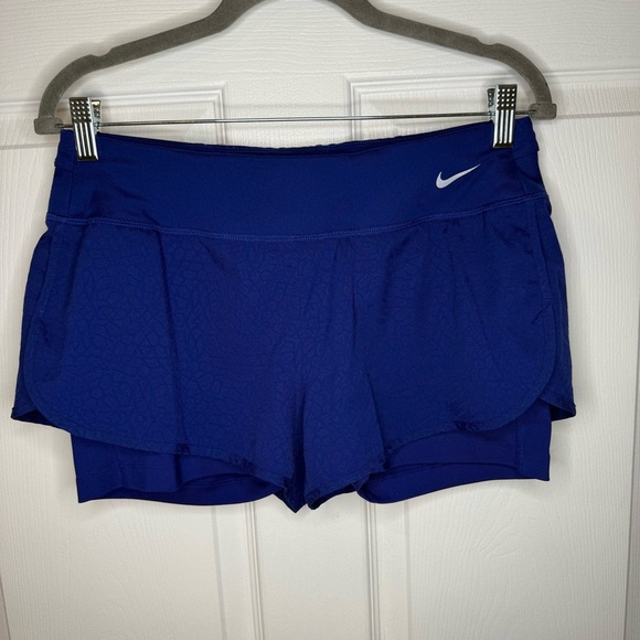 Nike Women's Textured Athletic Shorts in Deep Royal Blue Size Medium GUC - Picture 1 of 9